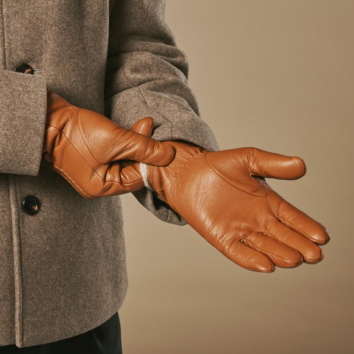 Harvey - cognac - Goatskin leather gloves with luxurious wool lining & touchscreen feature - Schwartz & von Halen - US - 8