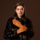 Kathleen (cognac) – Exclusieve dames handschoenen van pekari leer met kasjmier voering