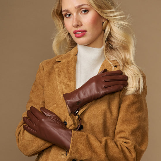 Women’s brown lambskin leather gloves with cashmere lining, side zip, touchscreen