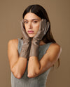 Rosemary Mid-forearm (taupe) - Dameshandschoenen van lamsleer met zijden voering & touchscreenfunctie