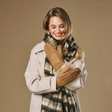 Veronica (camel) - Dames patchwork wanten van schapenleer met warme schapenvacht voering